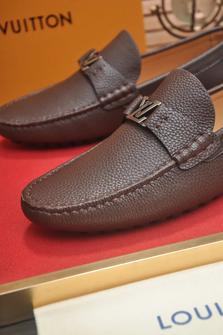 Men's men's shoes 💰420💶 [LV Doudou shoes] (water-dyed cowhide lining) new model is on the market, available on the official website. The new Doudou shoes are processed into single-color materials, and the uppers are made of imported horsehide leather. The body of the shoe is fully hemmed with mark thread, and is lined with imported original cowhide leather. The elegant shoe shape is super suitable for all-matching, and the size is 38-44.